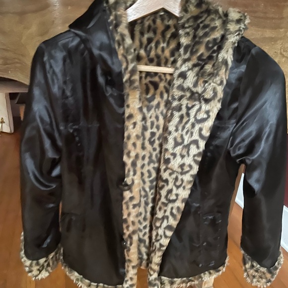 Faux fur reversible 3 button jacket with hood. Black is satin material. - Picture 2 of 5